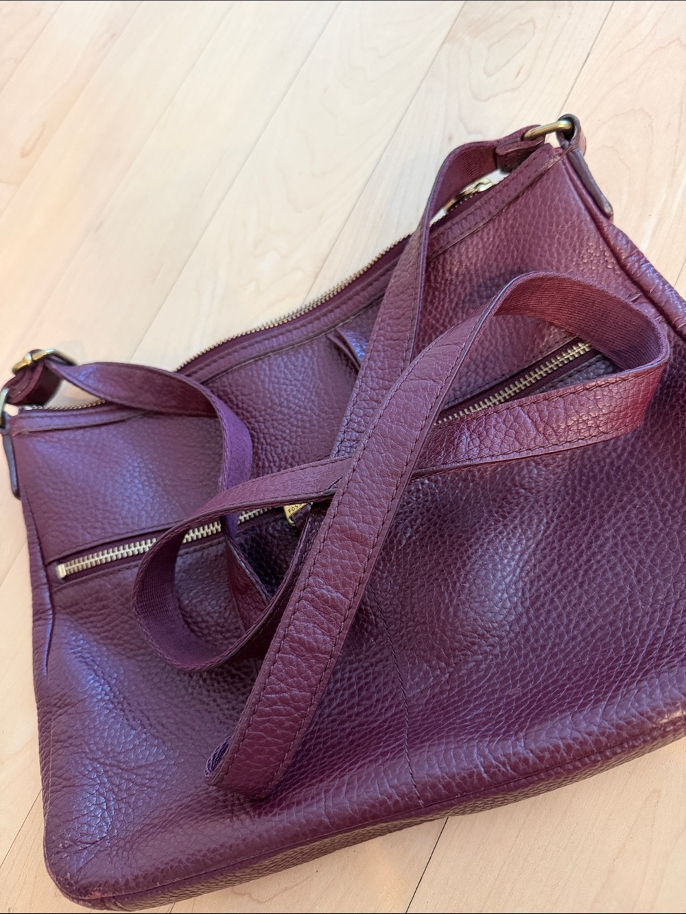 Fossil Women's Pebbled Leather Crossbody Bag in Deep Burgundy - Picture 3 of 8
